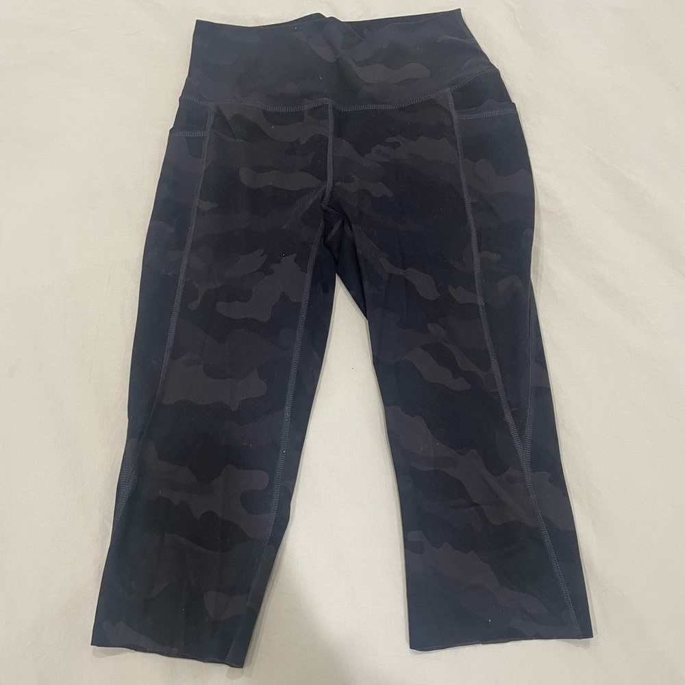 Black Camouflage Cropped Leggings